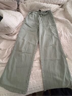 Vanilla Star Sage Green Wide-Leg Drawstring Joggers